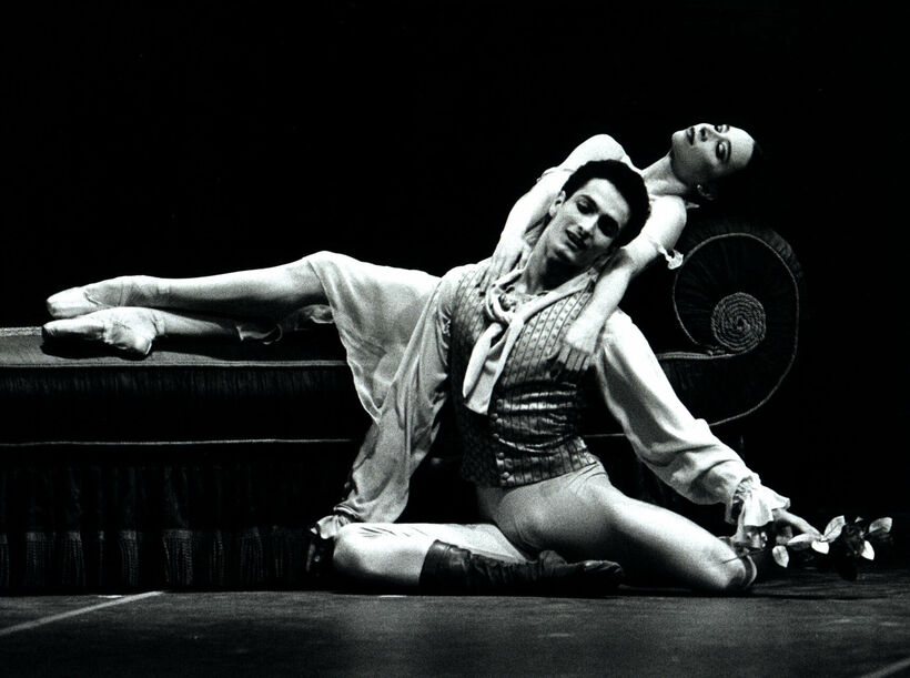 Jiří Bubeníček and Heather Jurgensen. A Midsummer Night Dream, John Neumeier. Photo: Joachim Flugel.